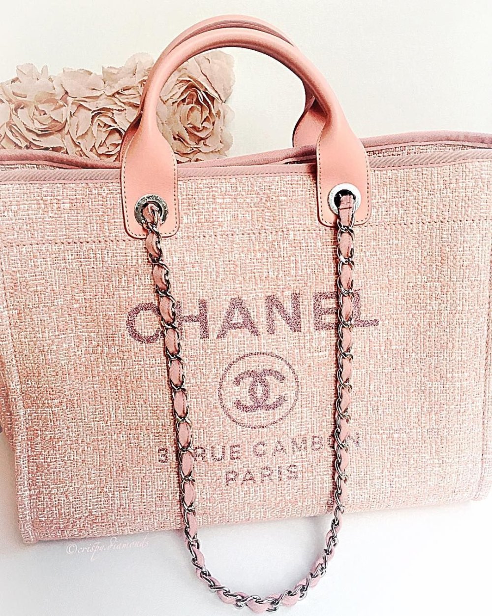 Бежевые сумки цветы