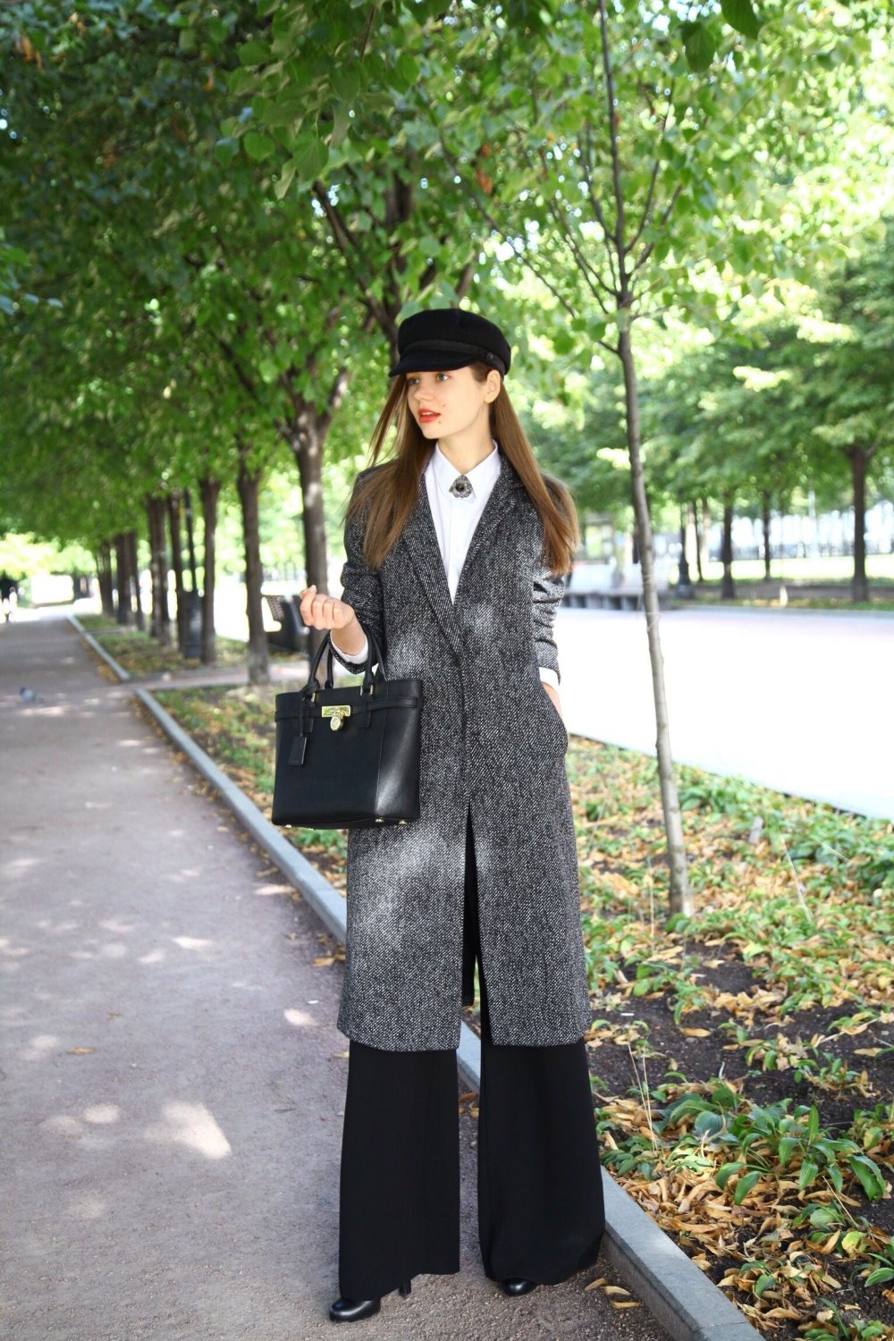 Розовое длинное пальто