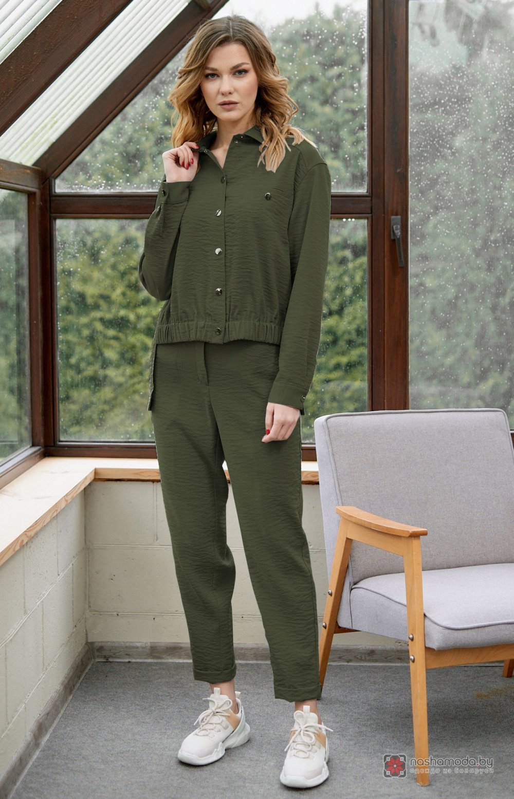 Спортивный жен.костюм оливкового цвета?