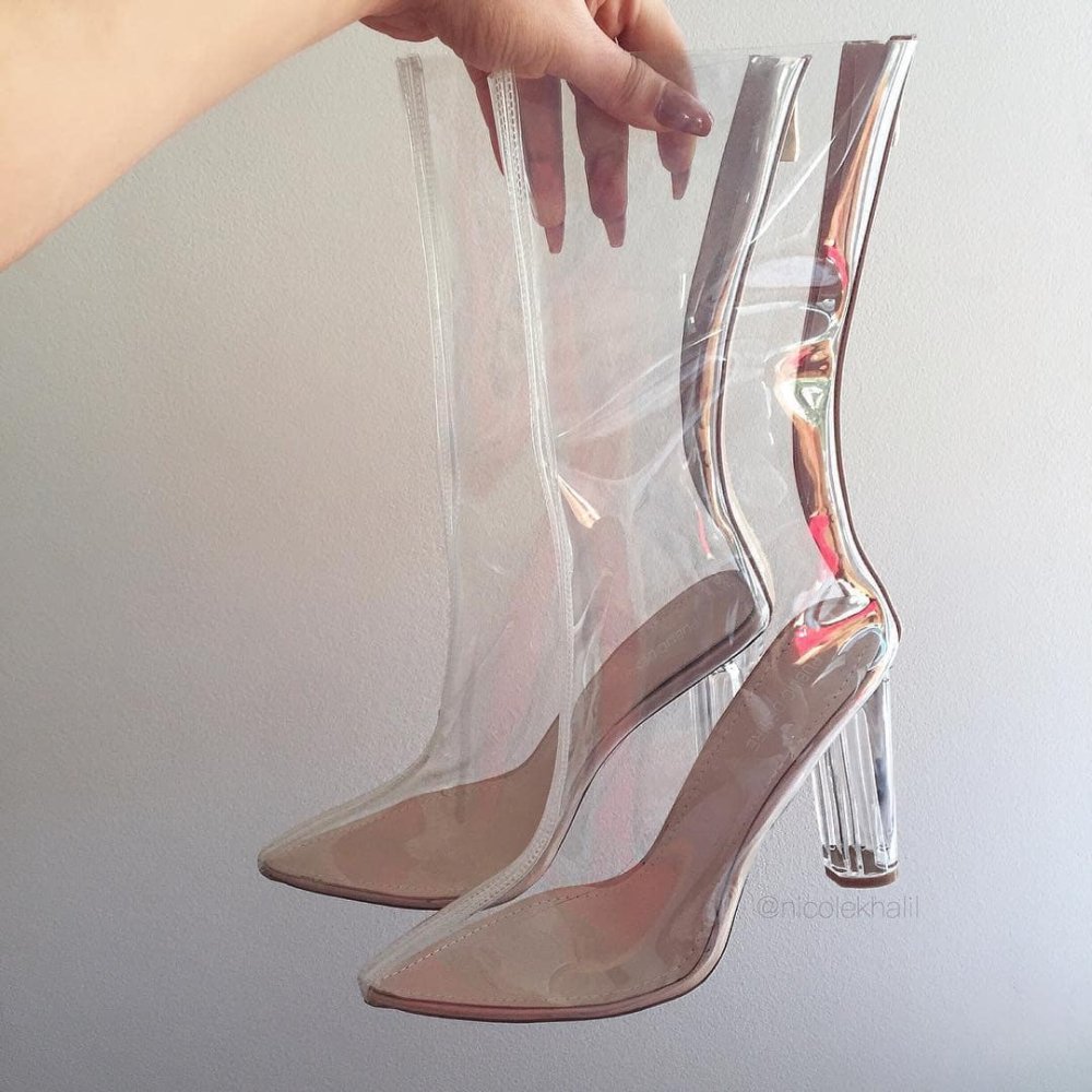 Прозрачные туфли на высоком каблуке