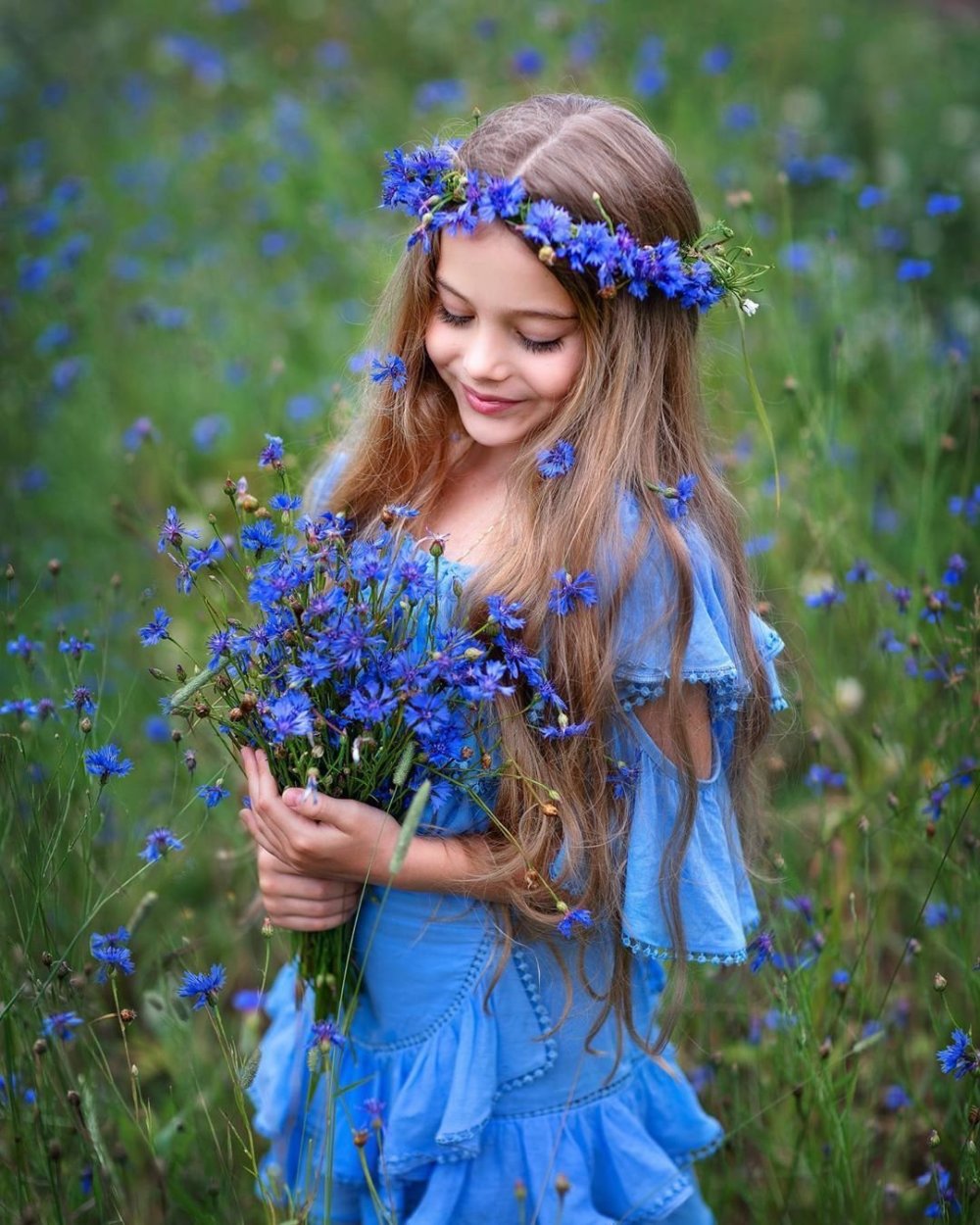 Васильковое платье длинное