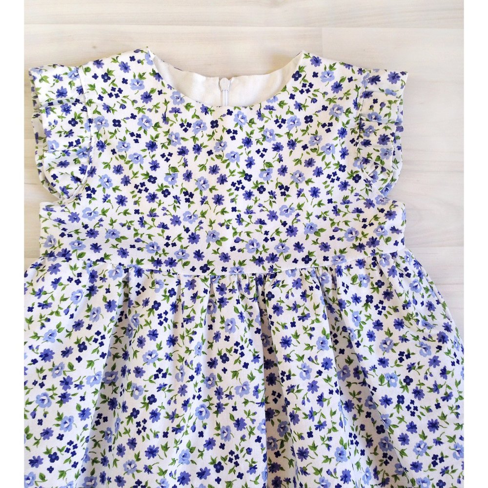 Платье с голубыми васильками