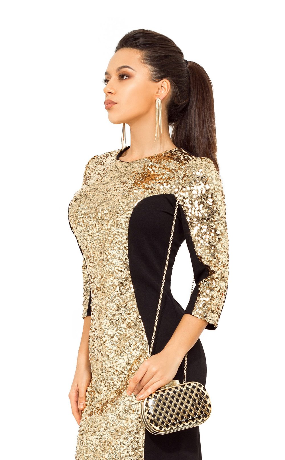 Черное платье с белыми вставками