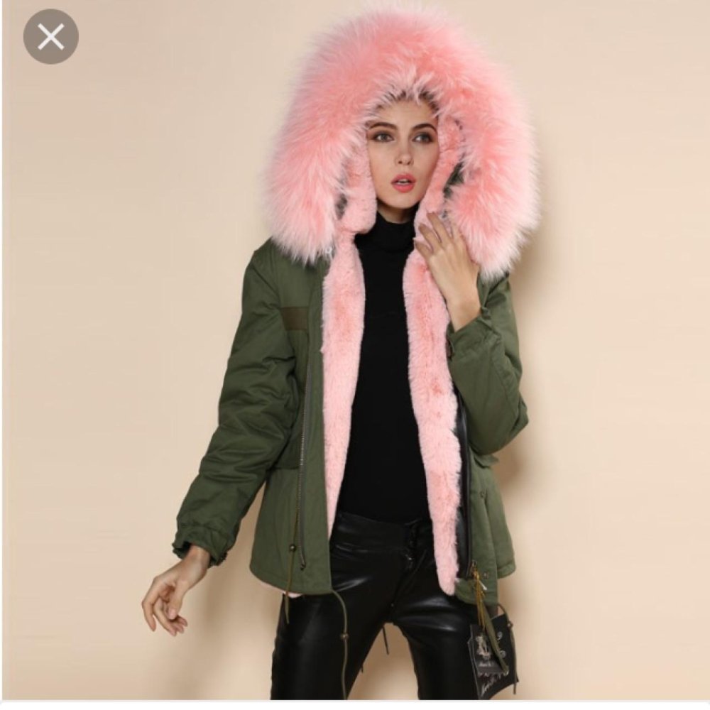Куртка с розовым мехом