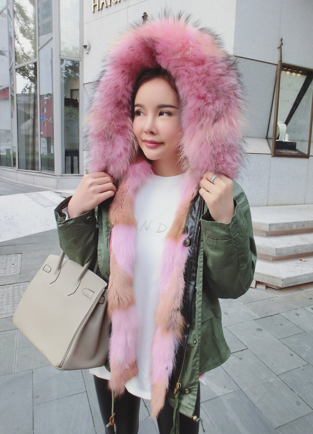 Парка зеленая с розовым мехом Остин