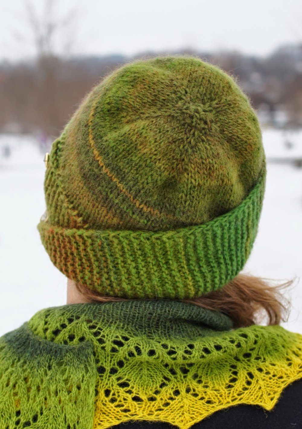 Вязаная шапка Робин Гуд