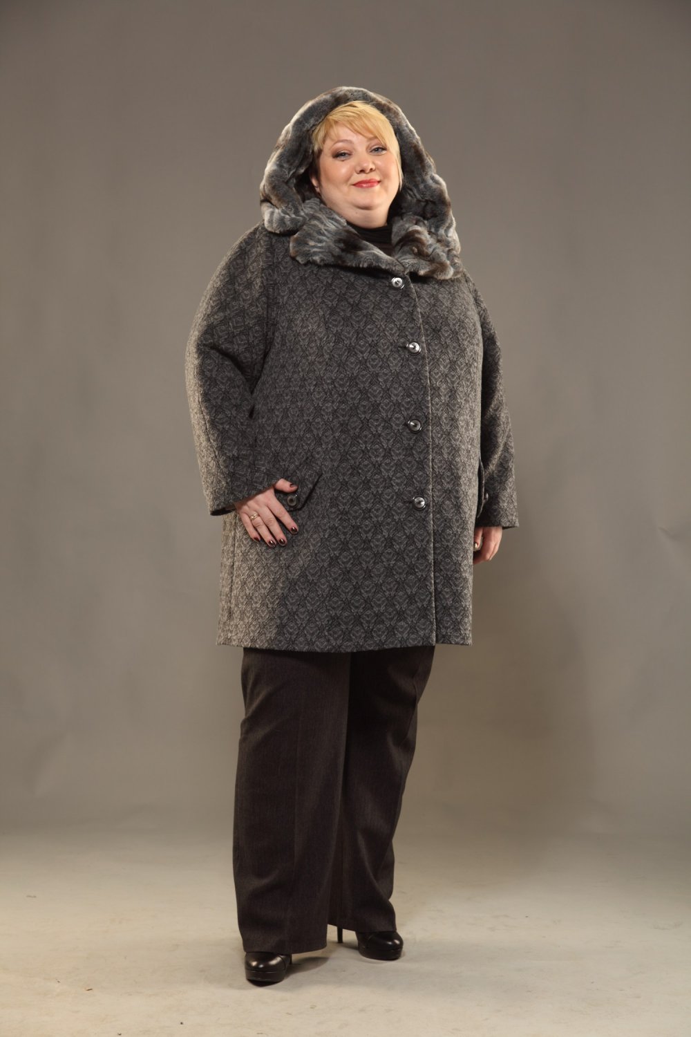 Женские пальто больших размеров
