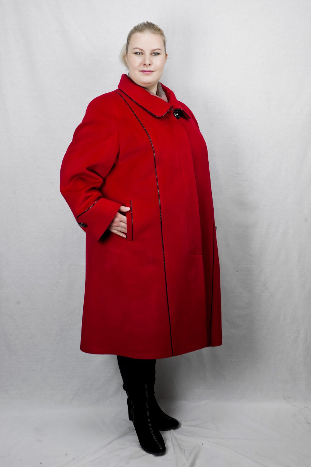 Зимнее пальто женское с капюшоном больших размеров