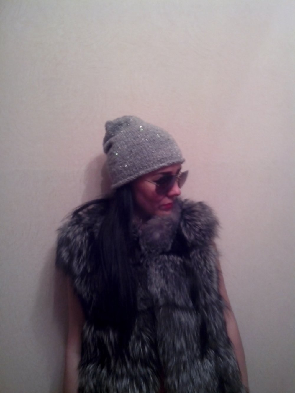 Шапки с пайетками женские