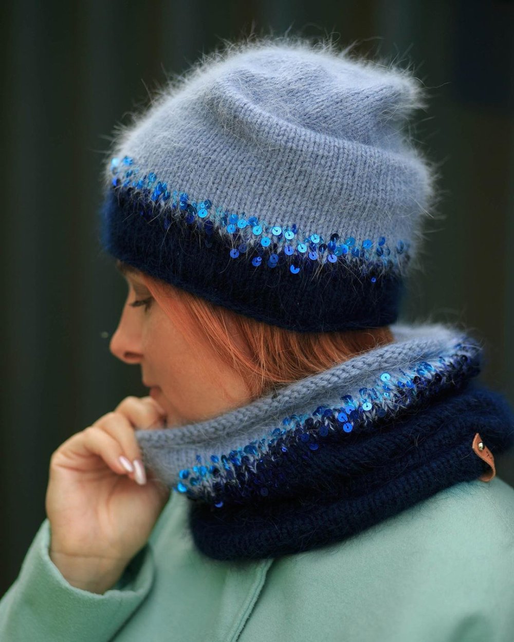Шапка с пайетками