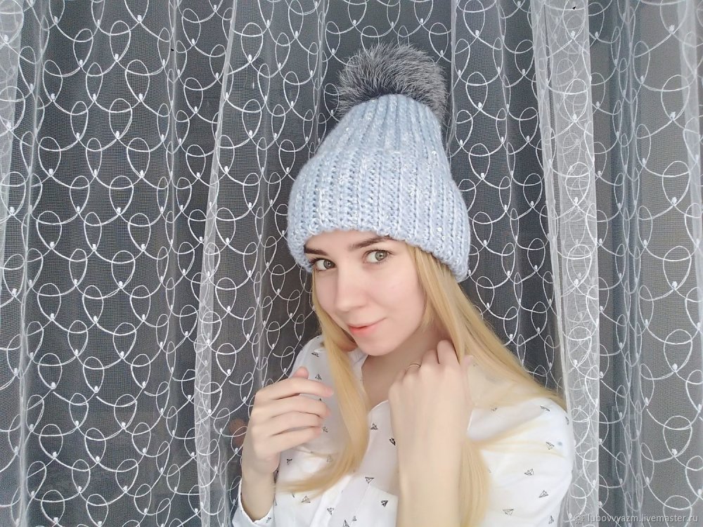 Шапочка из кашемира с пайетками