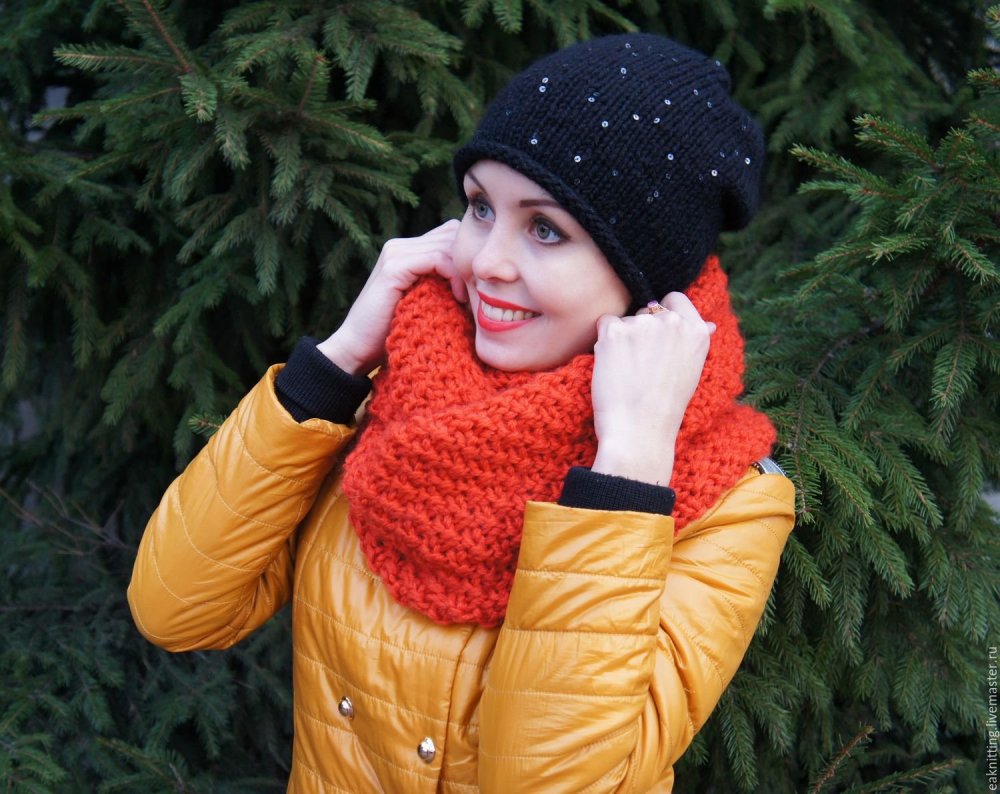 Шапка бини черная с пайетками