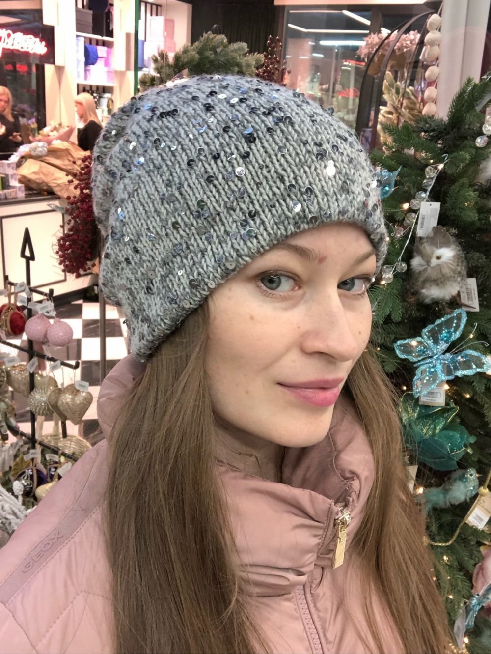 Шапка бини с пайетками 2020