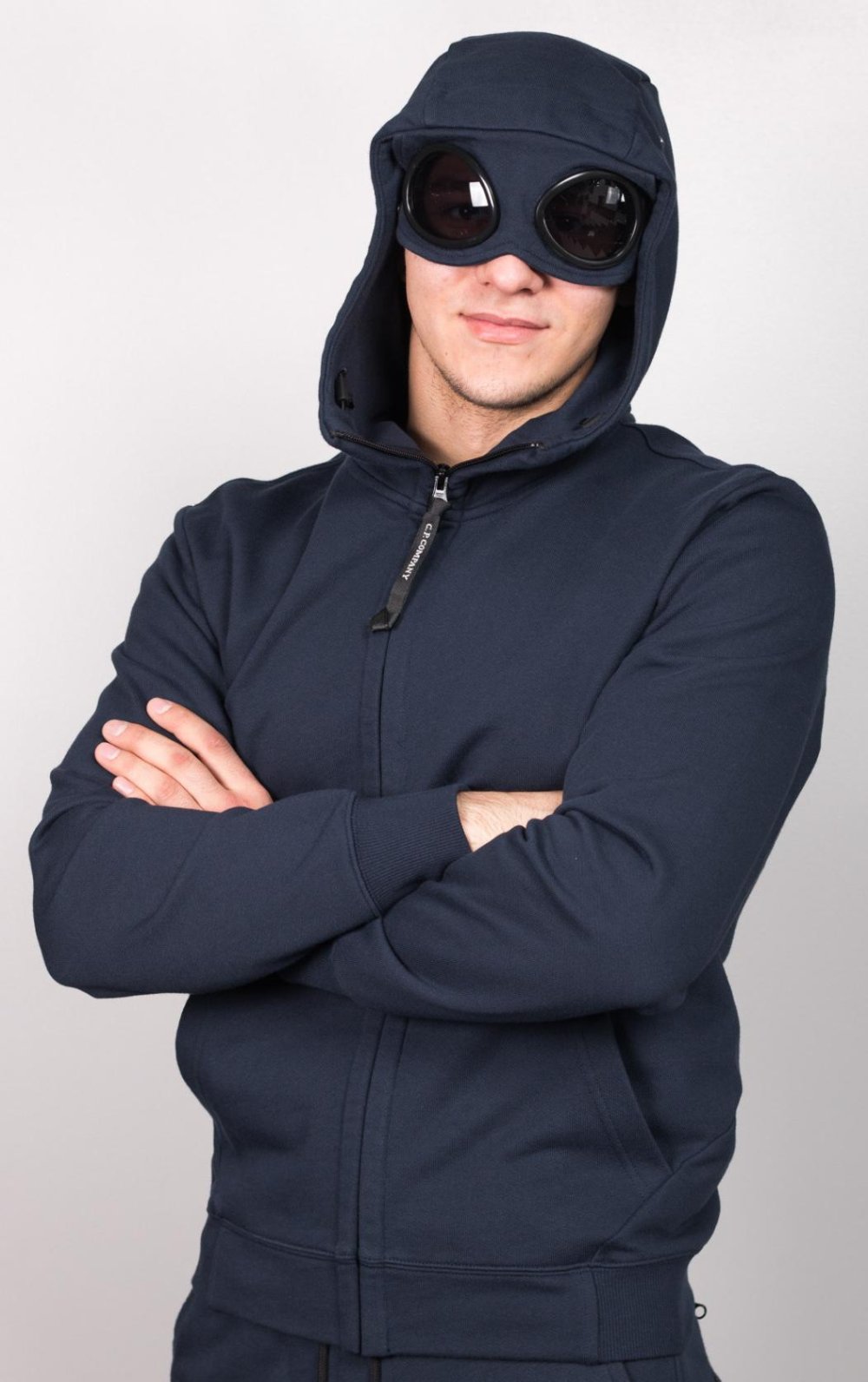 Куртка пуховик с очками на капюшоне