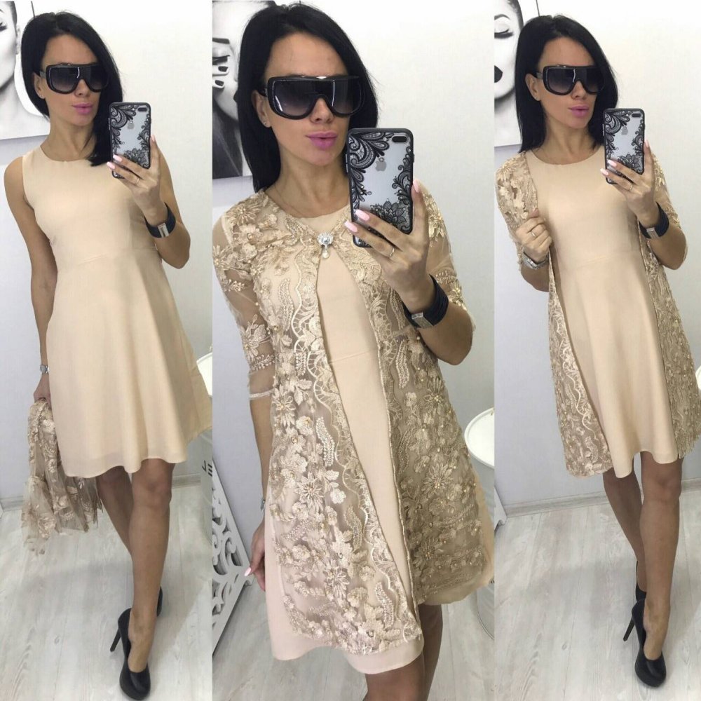 Платье с гипюровой накидкой