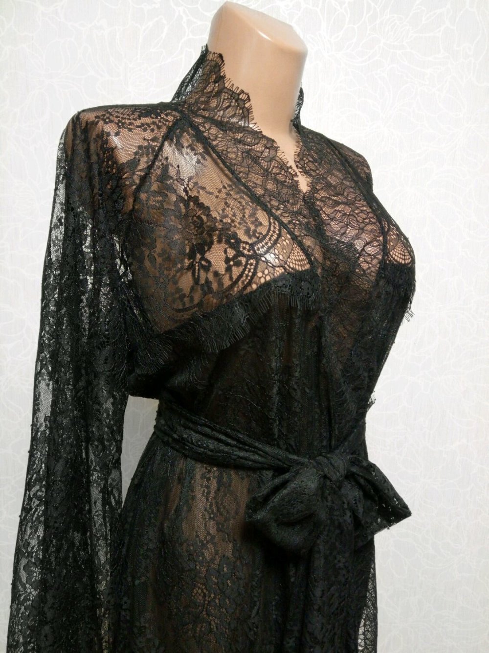 Накидка из гипюра