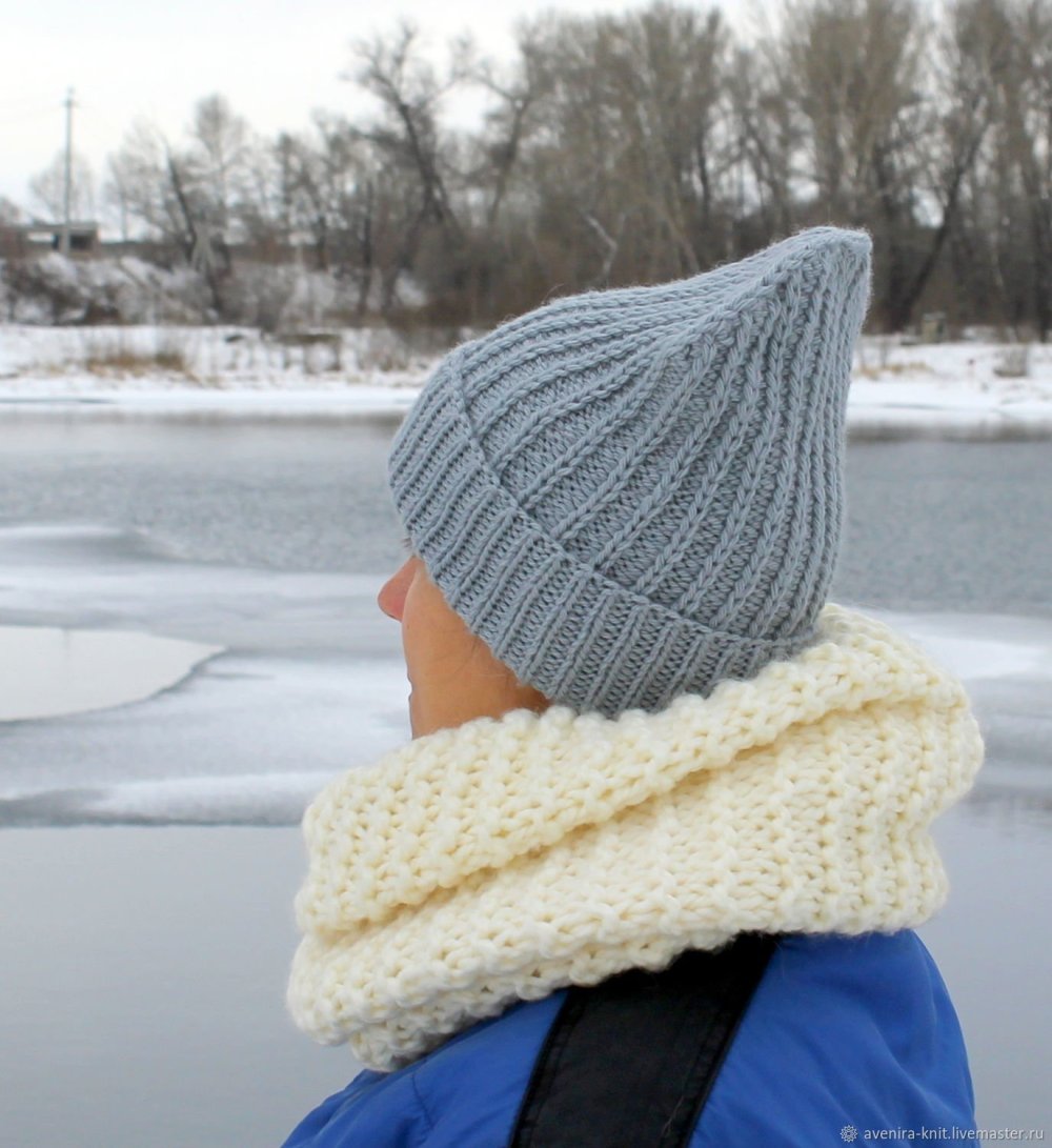 Связанная шапка