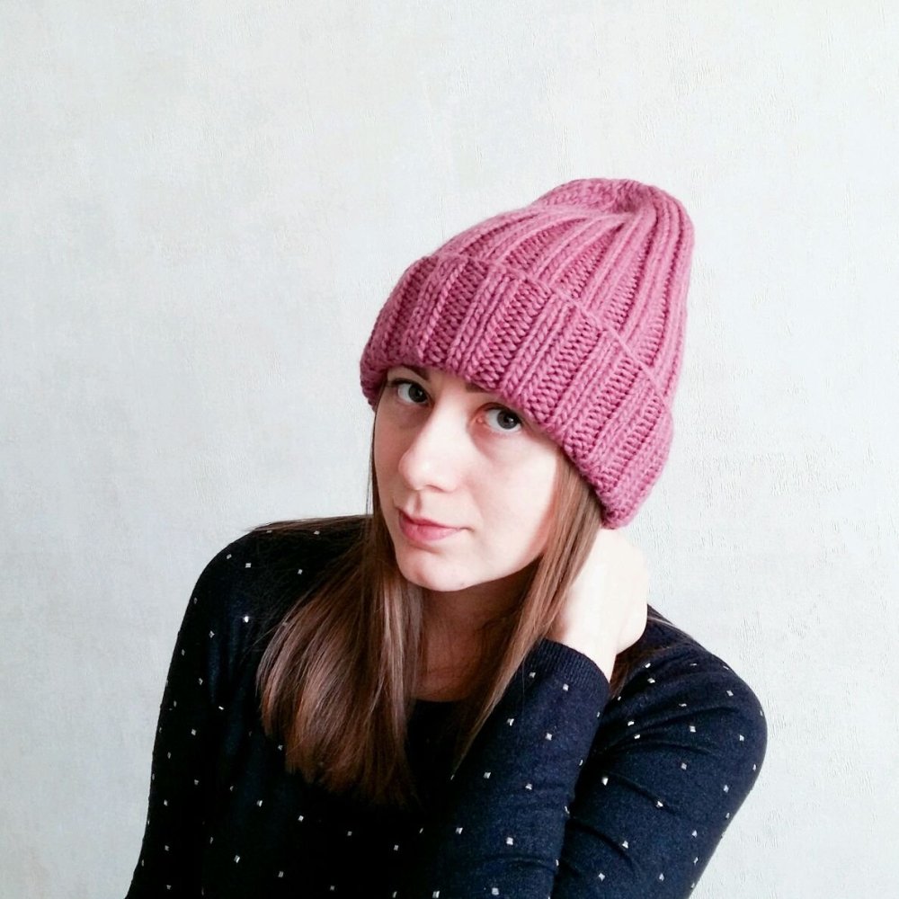 Вязаная шапка с аранами