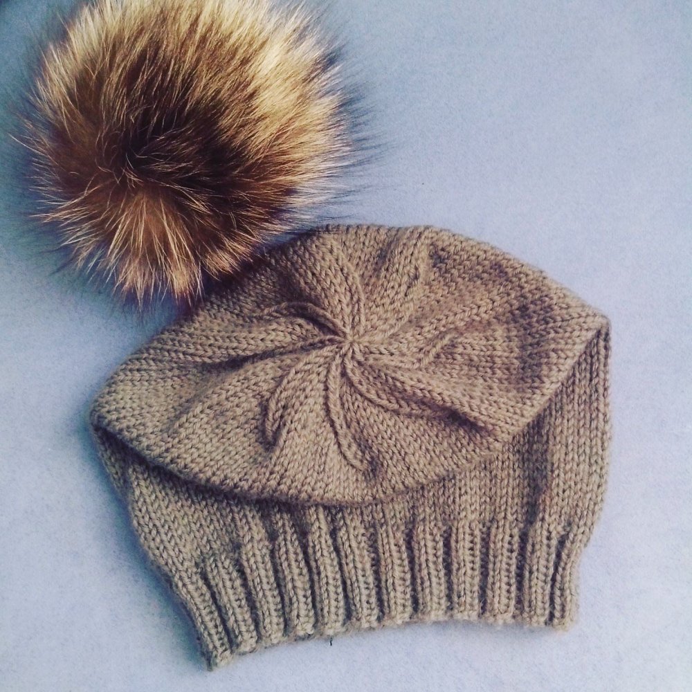 Шапка с острым кончиком