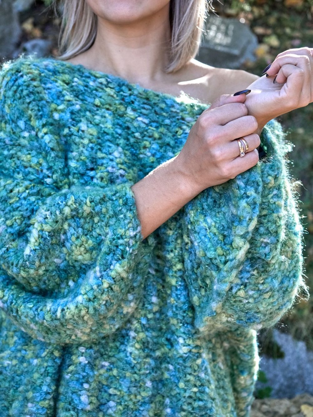 Кардиган из буклированной пряжи Пехорка