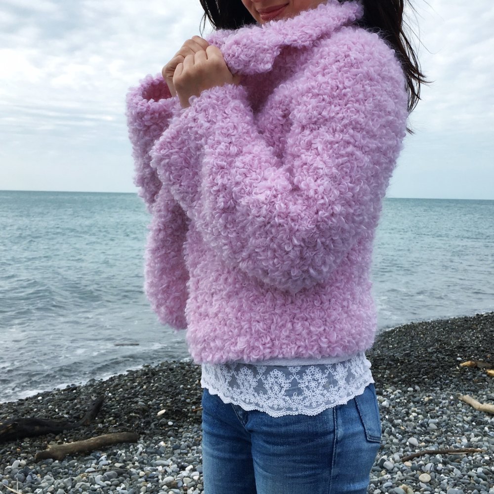 Накидка из буклированной пряжи