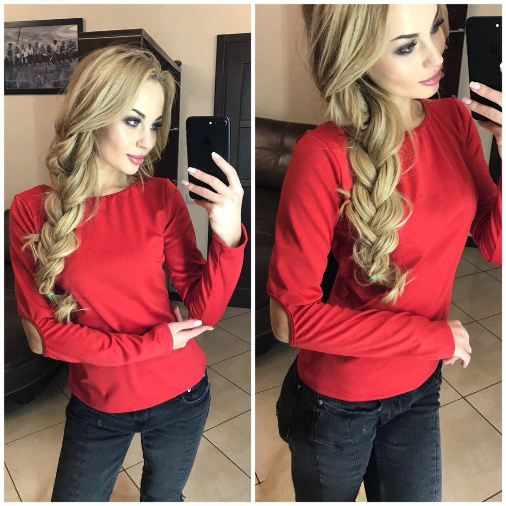 Кофта с вырезами на плечах