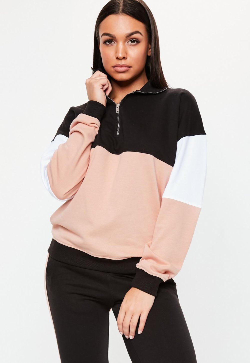 Свитер с прорезями на рукавах