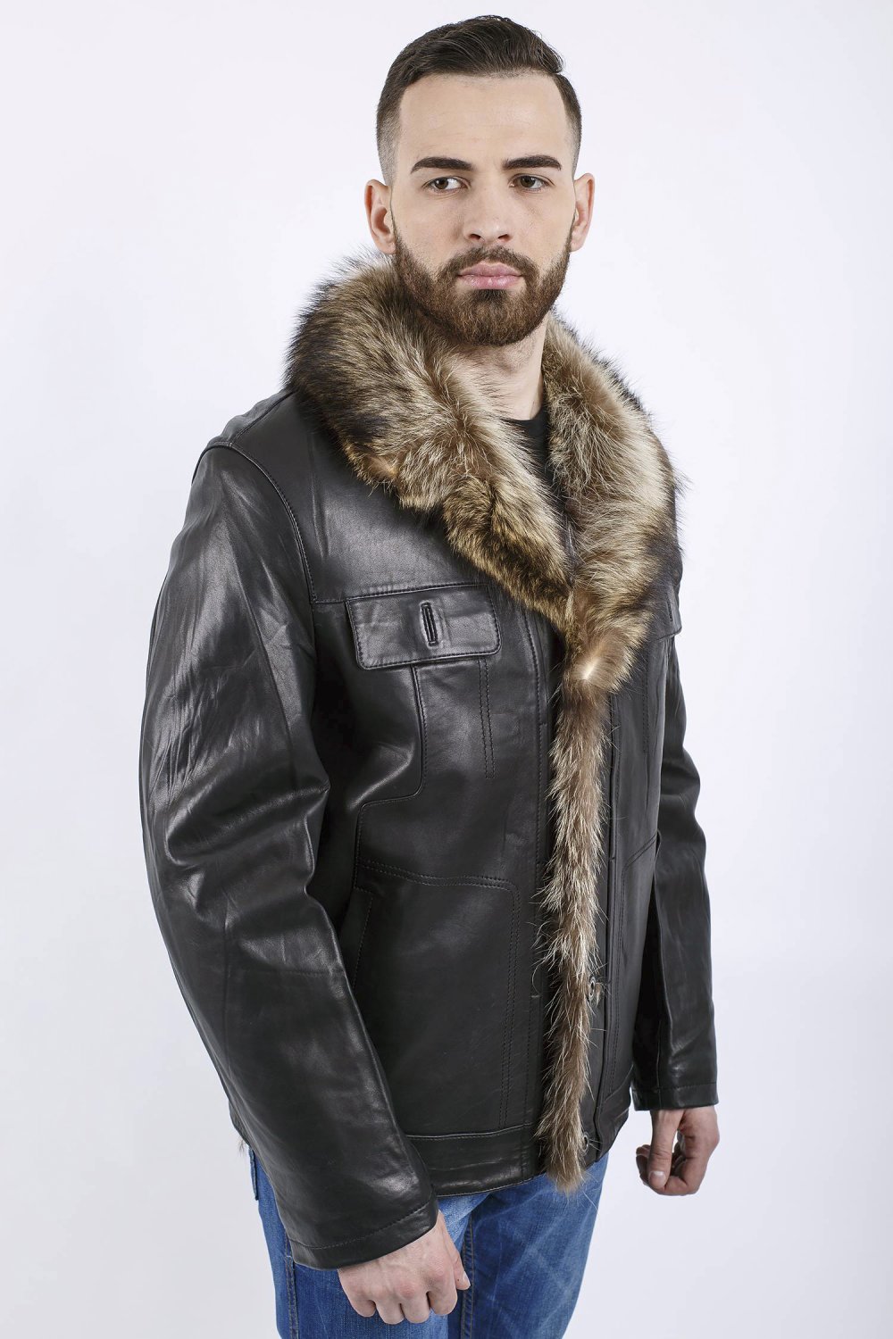 Мужская дубленка с мехом волка
