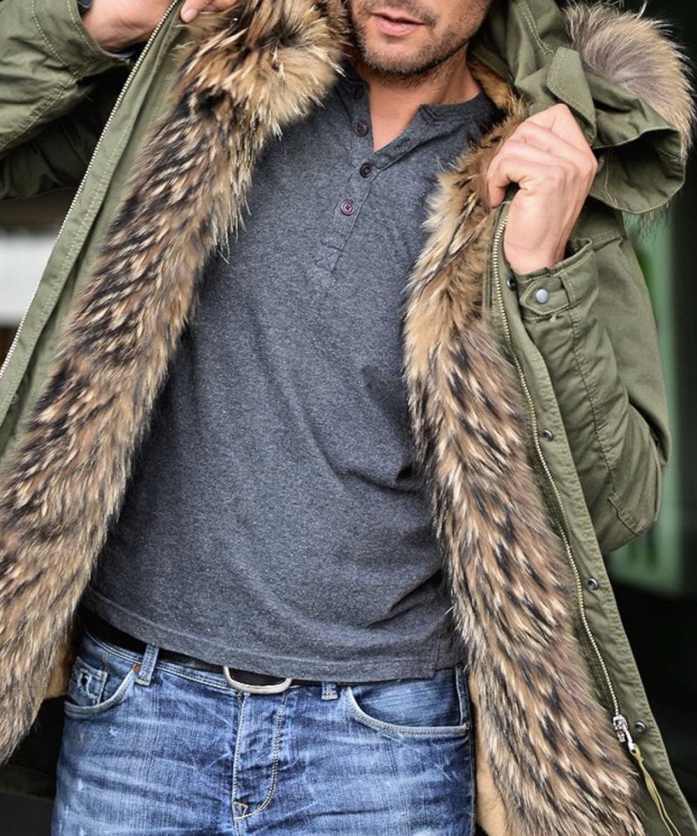 Мужские куртки с мехом волка