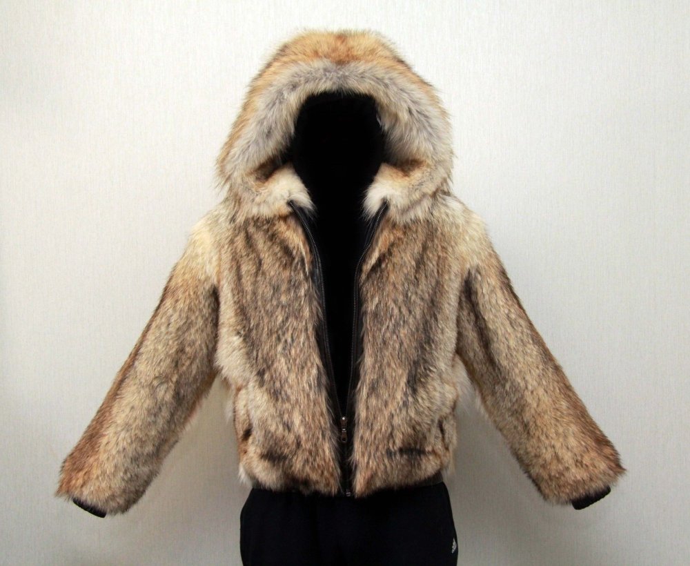Куртка с мехом волка мужская