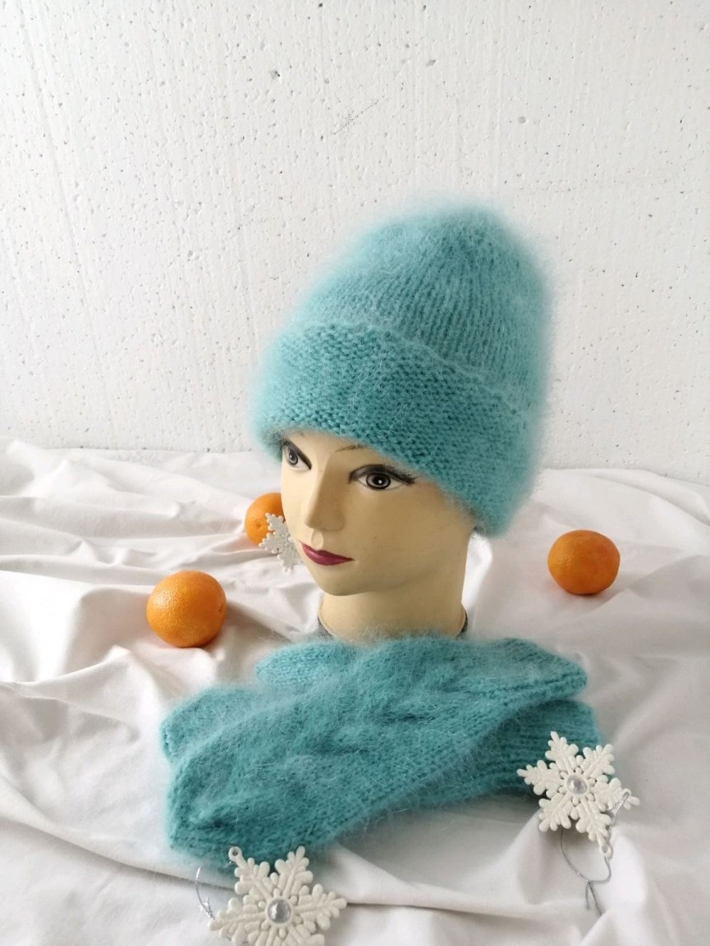 Шапка из мохера двухсторонняя