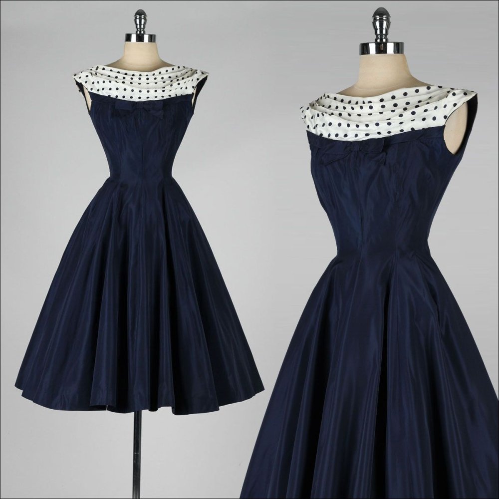 Черное винтажное платье