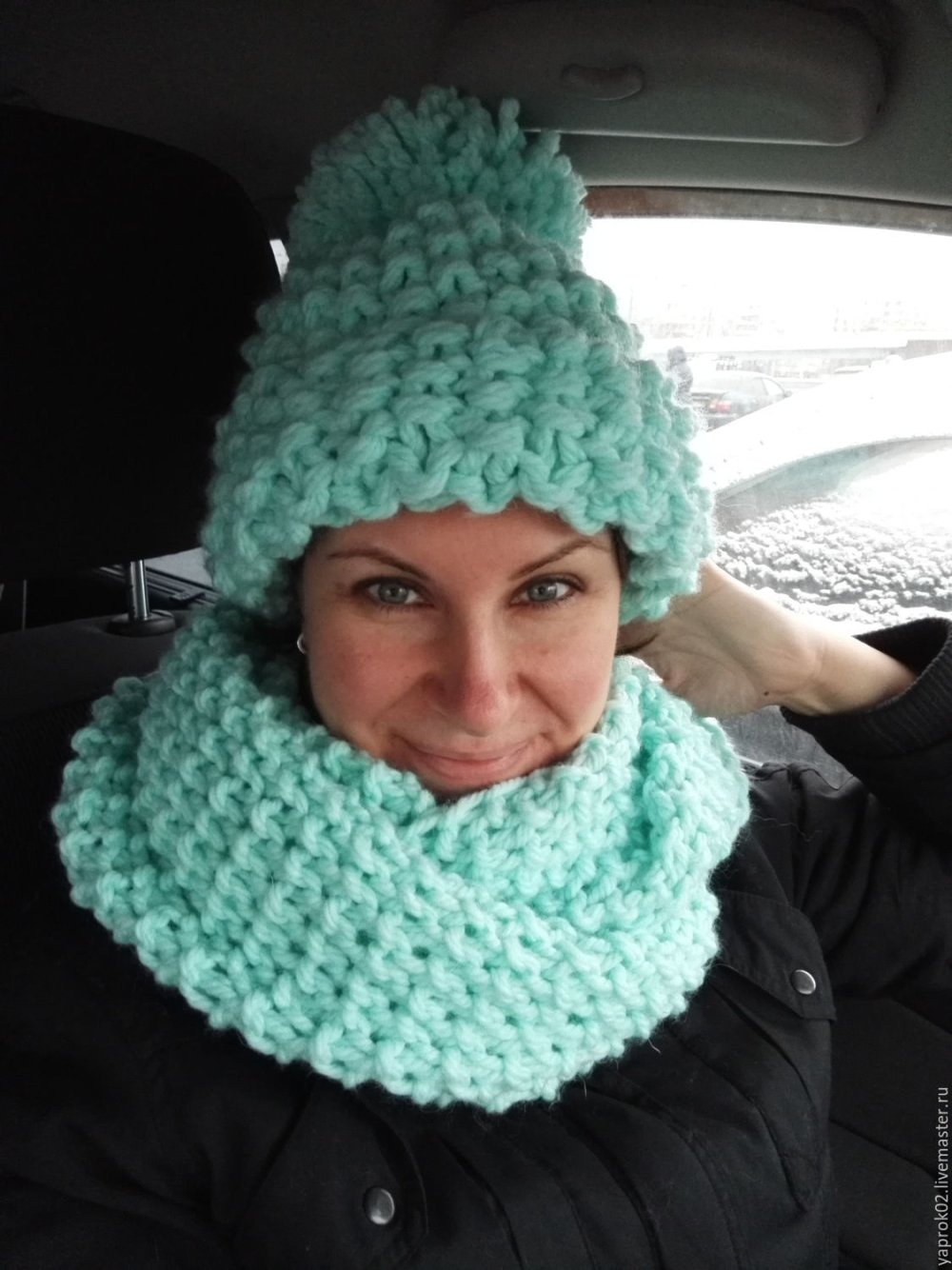 Шапка из велюровой пряжи