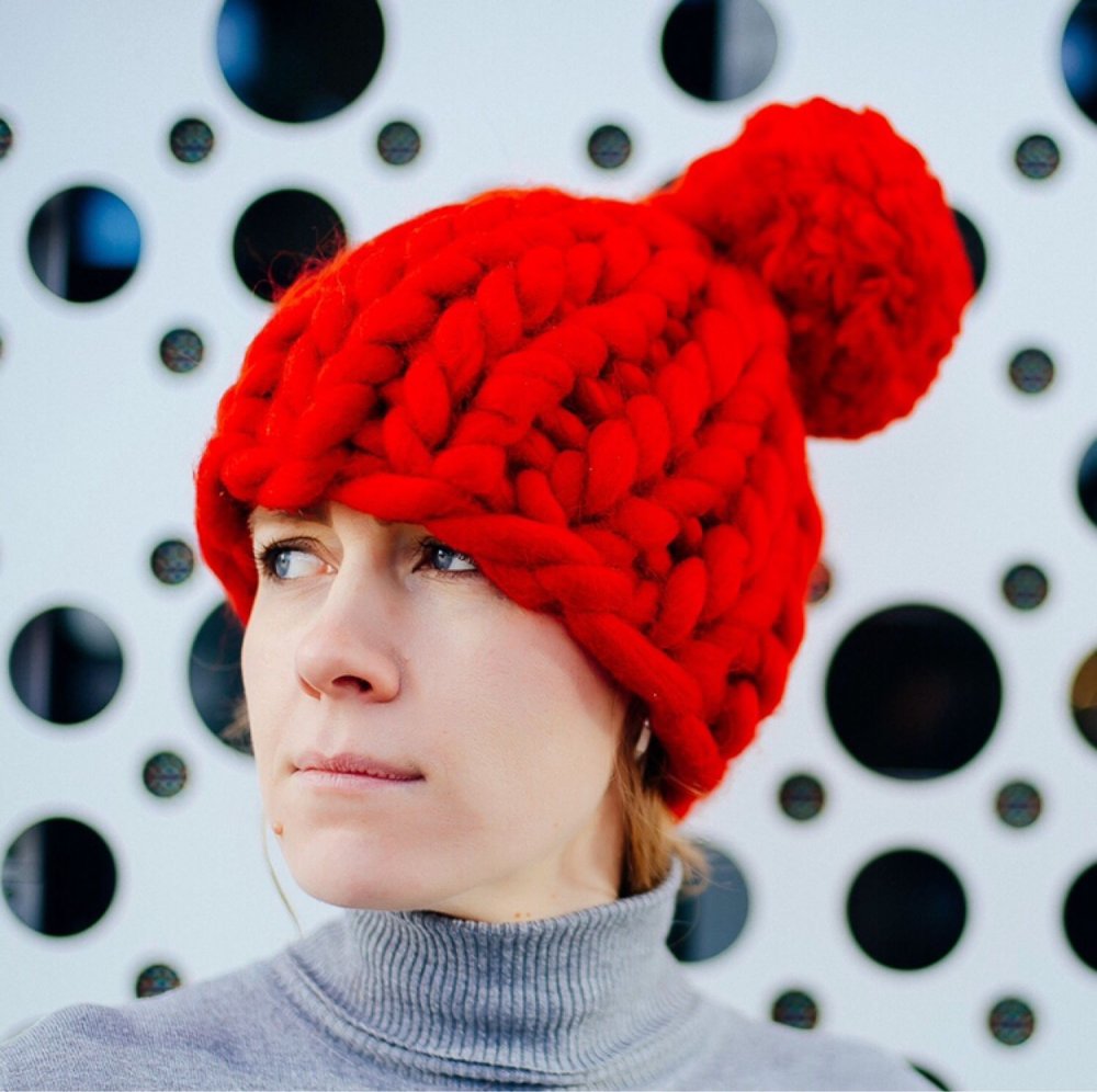 Шапка из велюровой пряжи