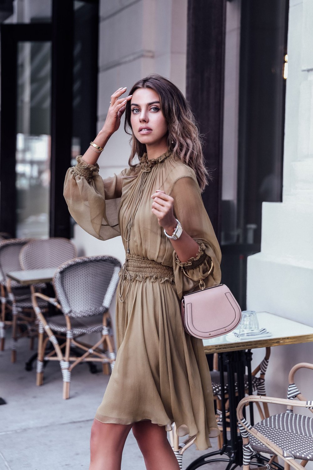 Шифоновая юбка с вязаным свитером