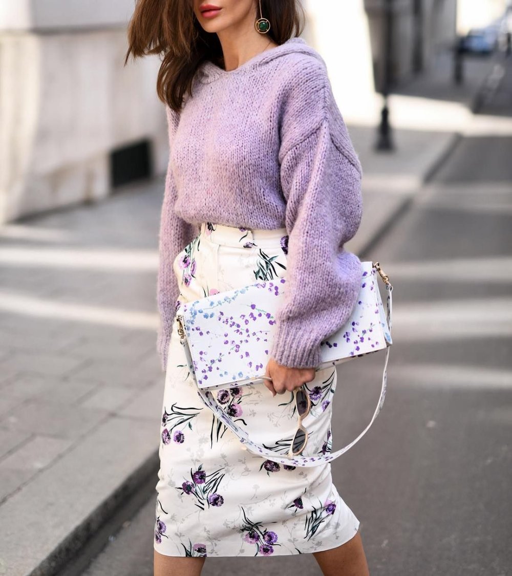 Платье со свитером сверху