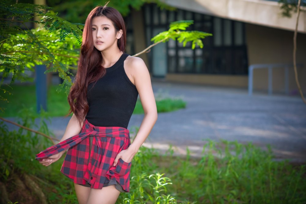 Азиатские школьницы в гольфах