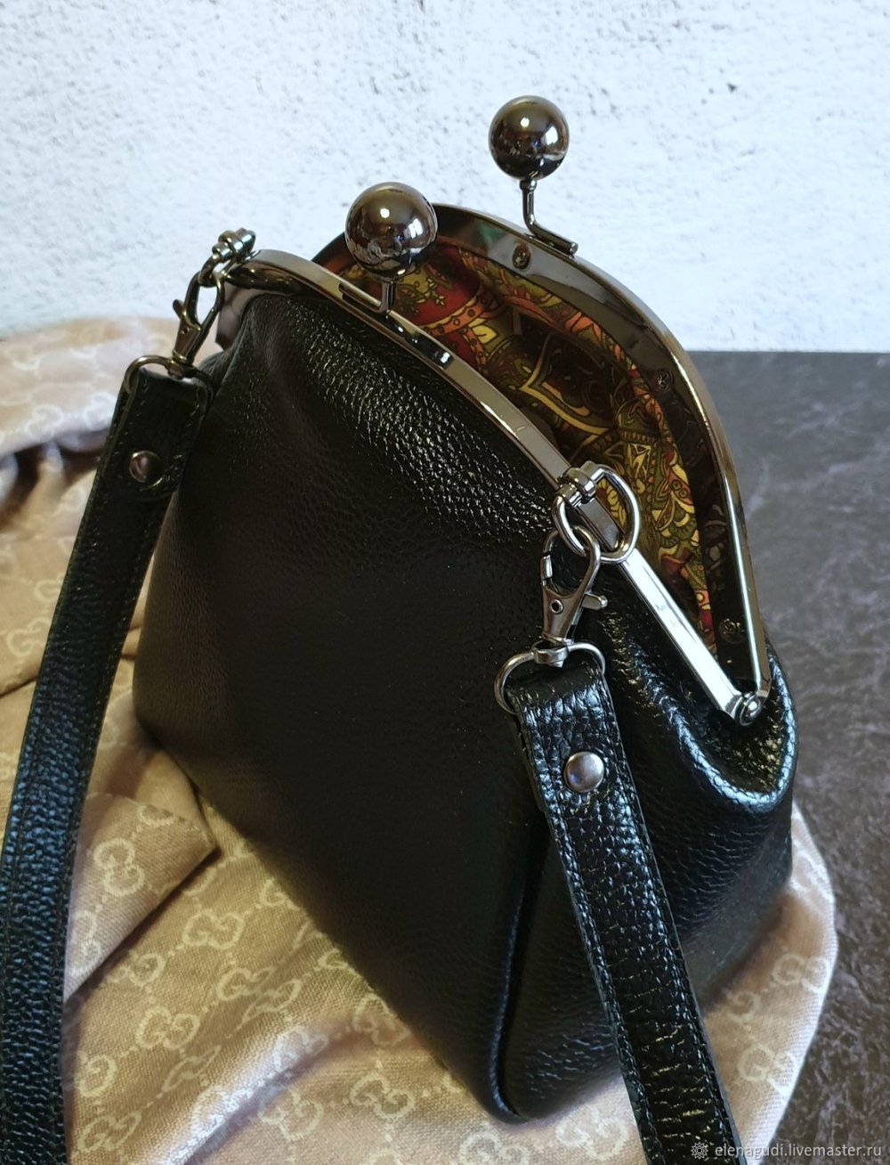 Сумки женские с замком Kiss Lock