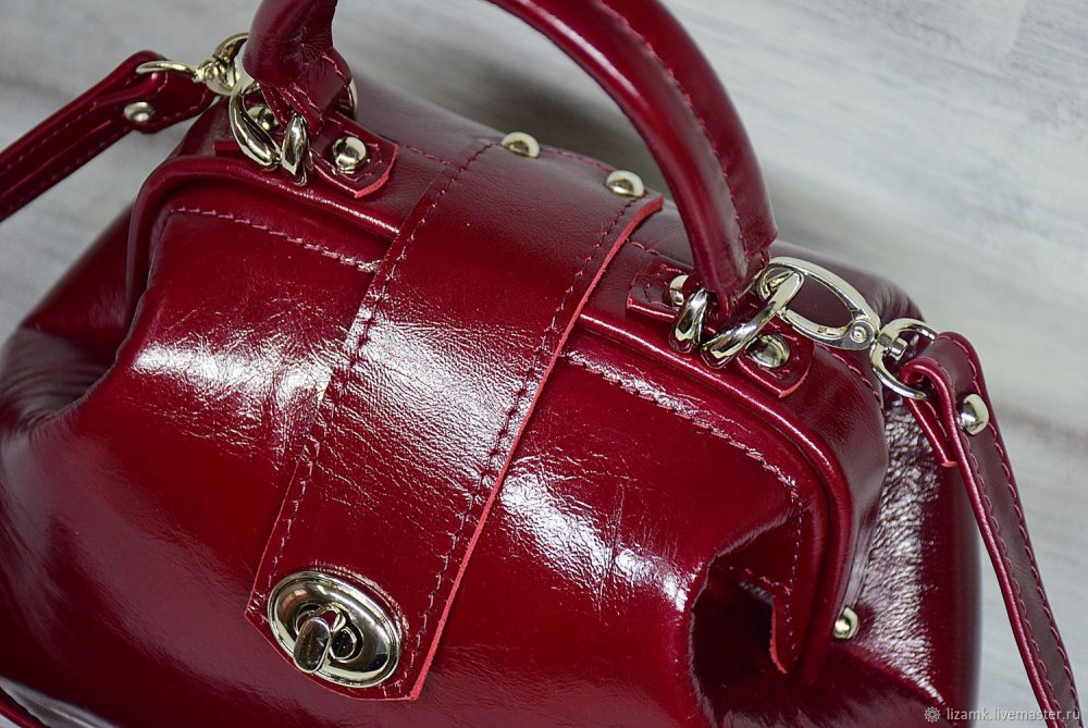 Сумка женская с замком поцелуйчик