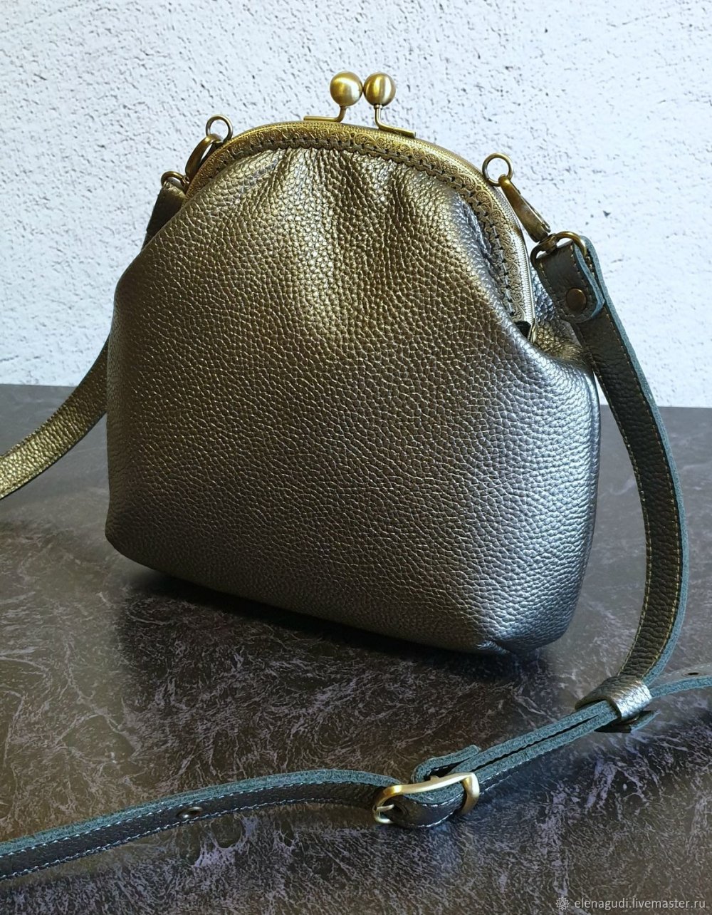 Сумки женские с замком Kiss Lock