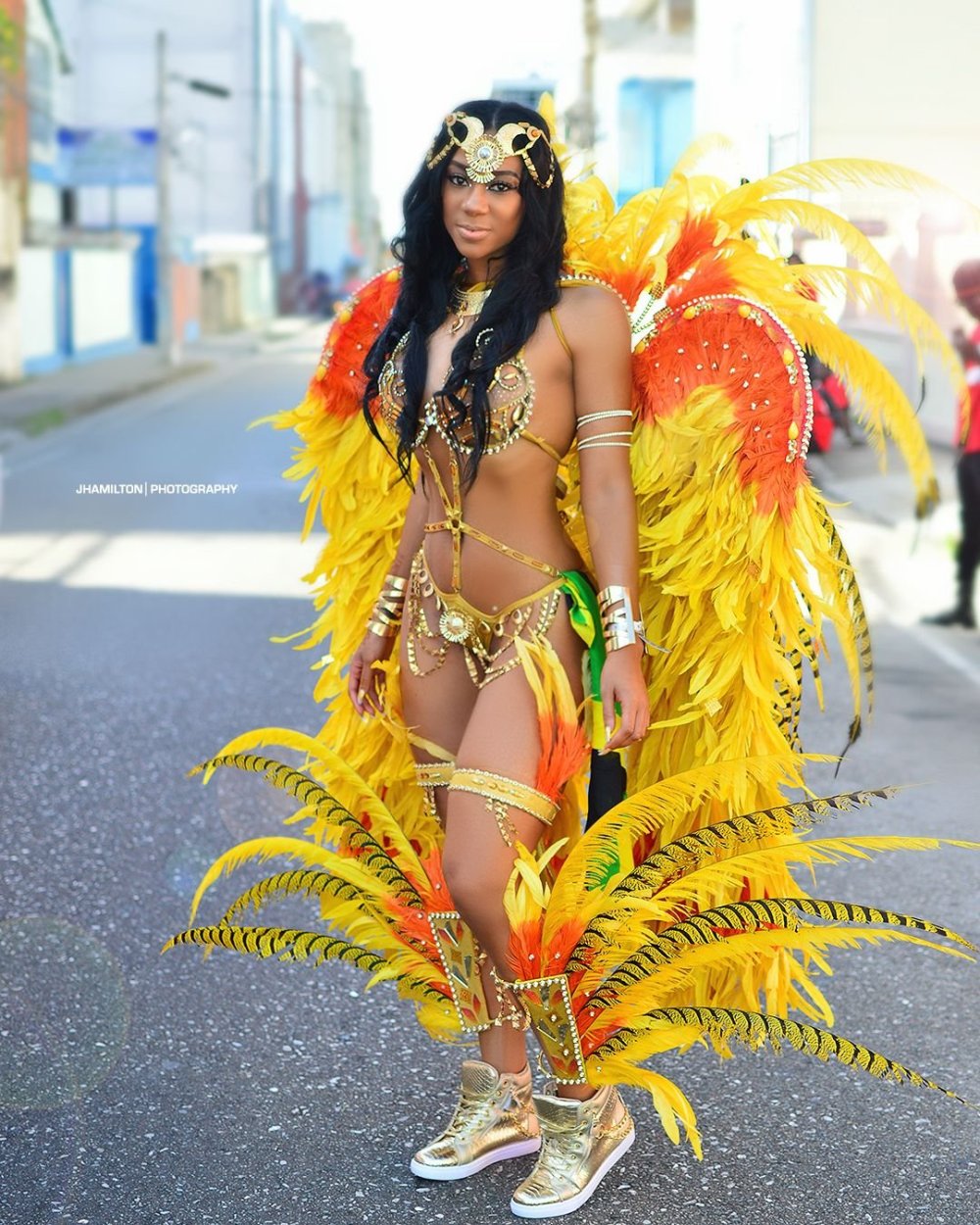 Валя карнавал