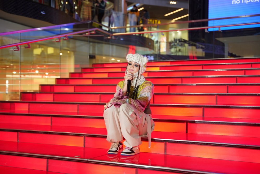 Валя карнавал фото в розовом костюме