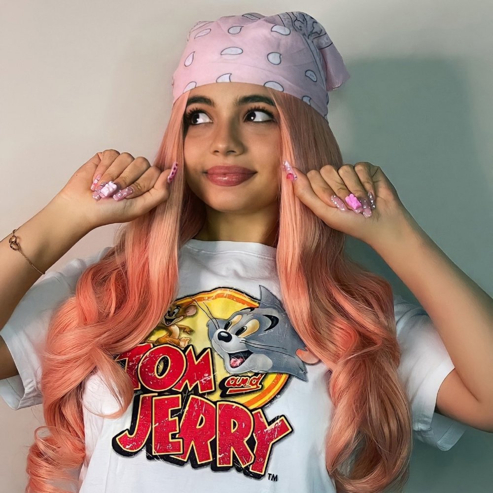 Валя карнавал в розовом платье