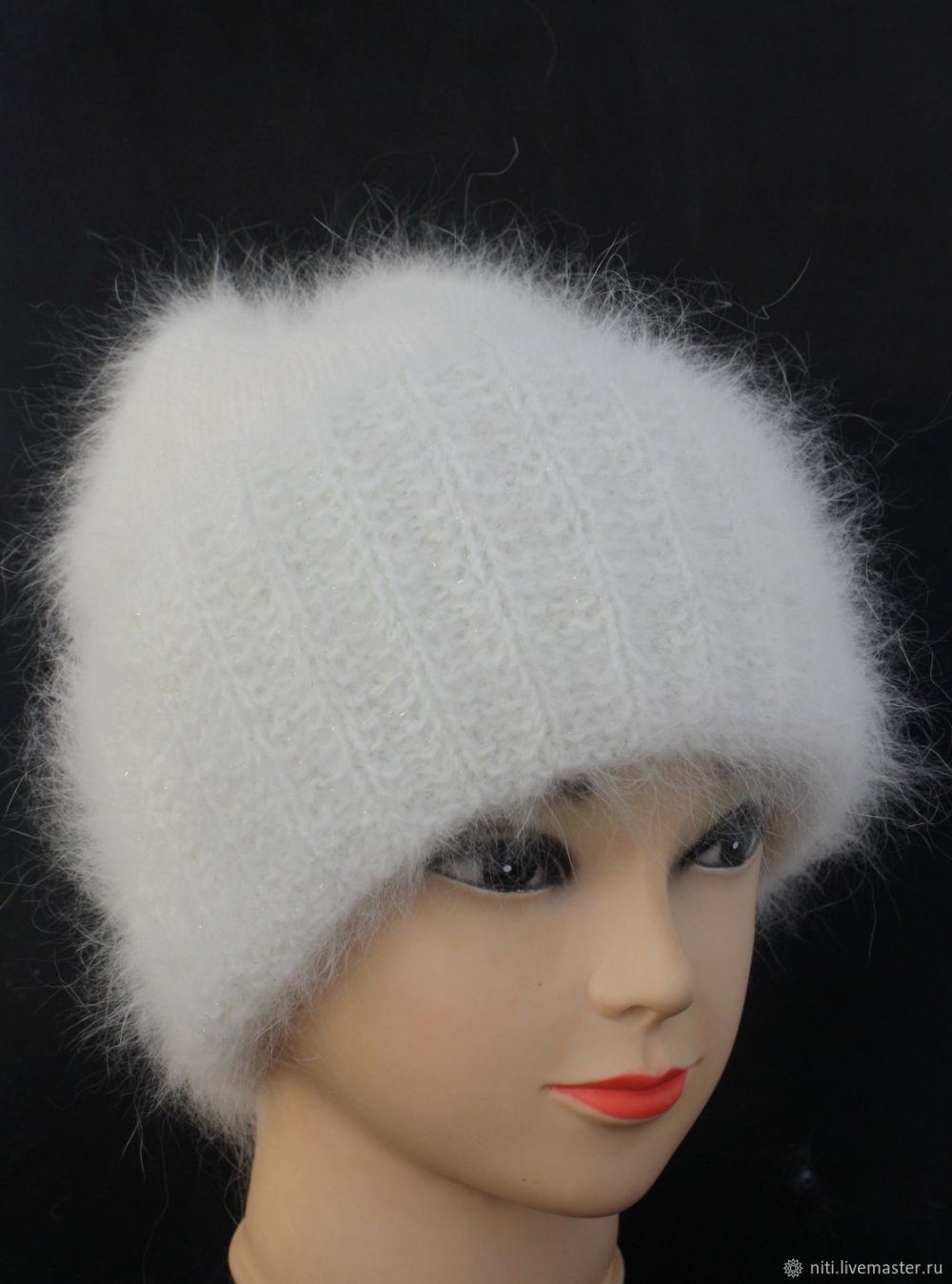 Шапка бини из ангорки