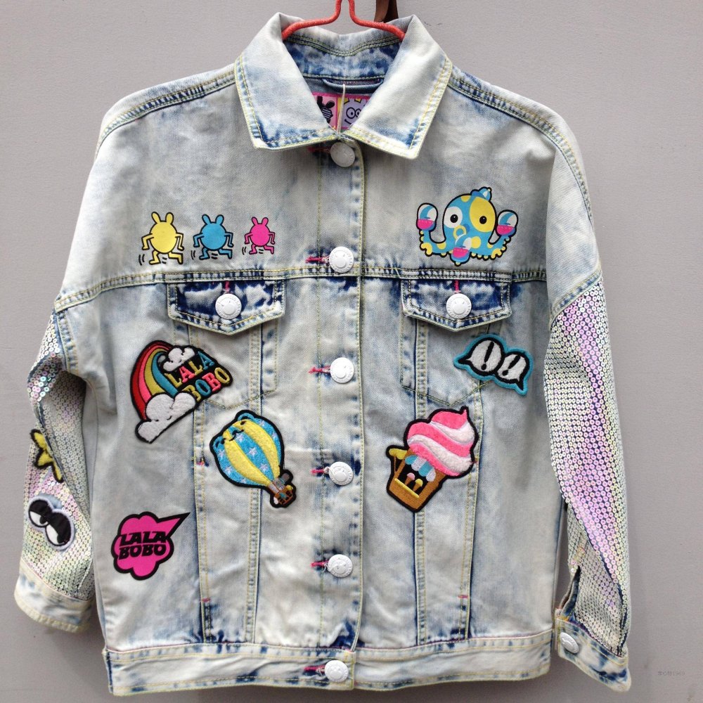 Джинсовка Levis с нашивкой женская