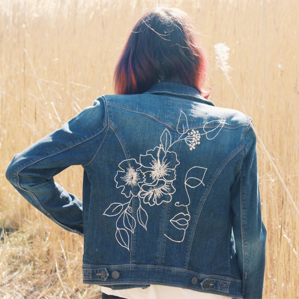 Вышивка на джинсовке