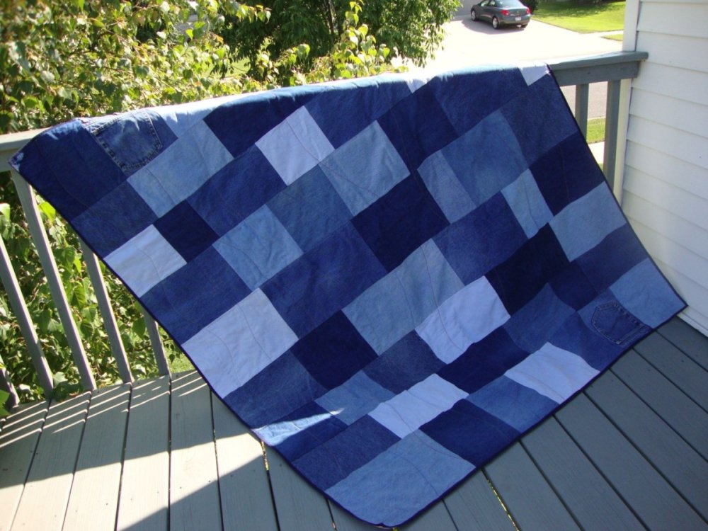 Пледы, коврики, одеяла из старых джинс