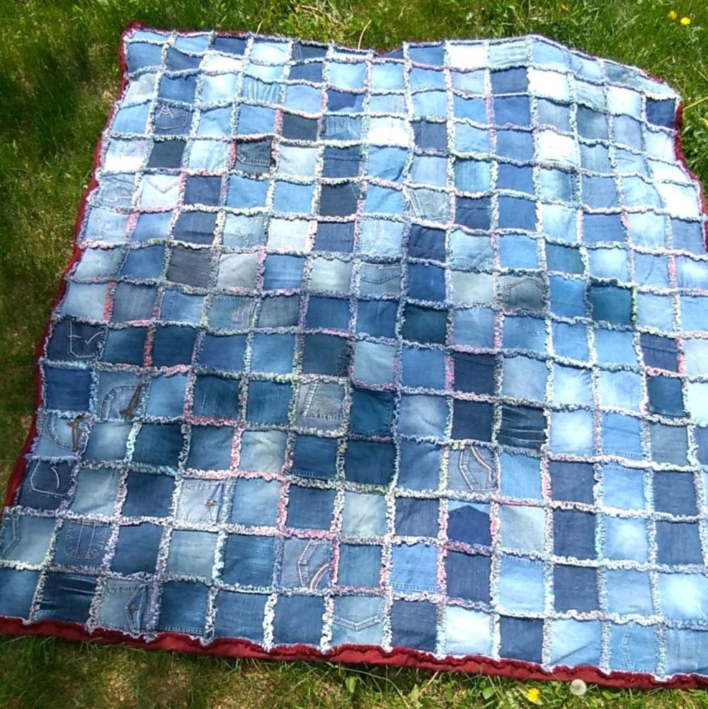 Плед из джинсовых квадратов