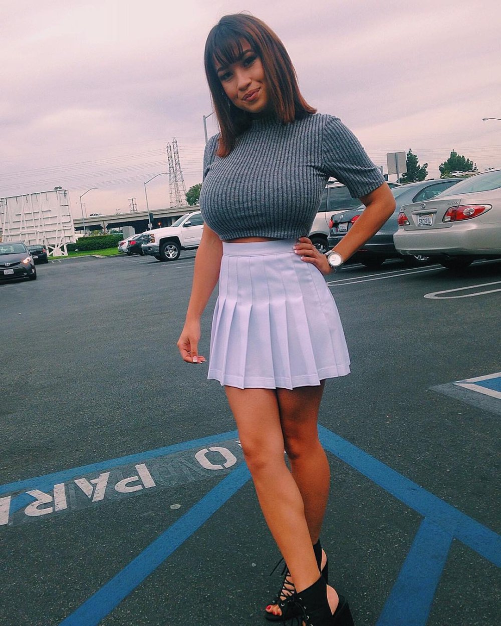 Басти Кассандра в мини