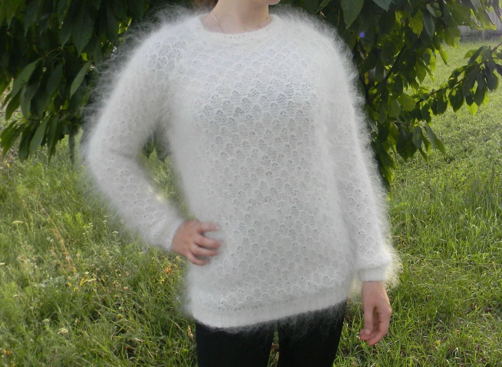 Свитер из козьей шерсти